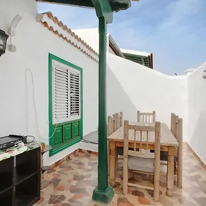 https://chalet-duplex-independiente-abades.in-canary-islands.com