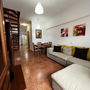 https://familiar-en-valsequillo-relax-junto-a-la-montana.in-canary-islands.com