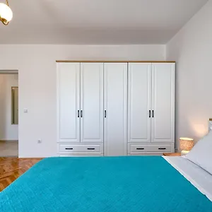 Apartment Ivan, Pula