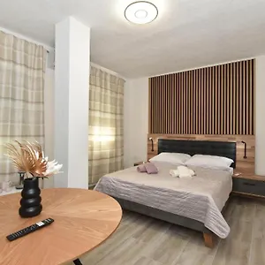 https://jeta-studio-rooms.hotelinzadar.com