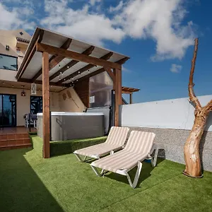 https://bella-la-lajita.in-canary-islands.com